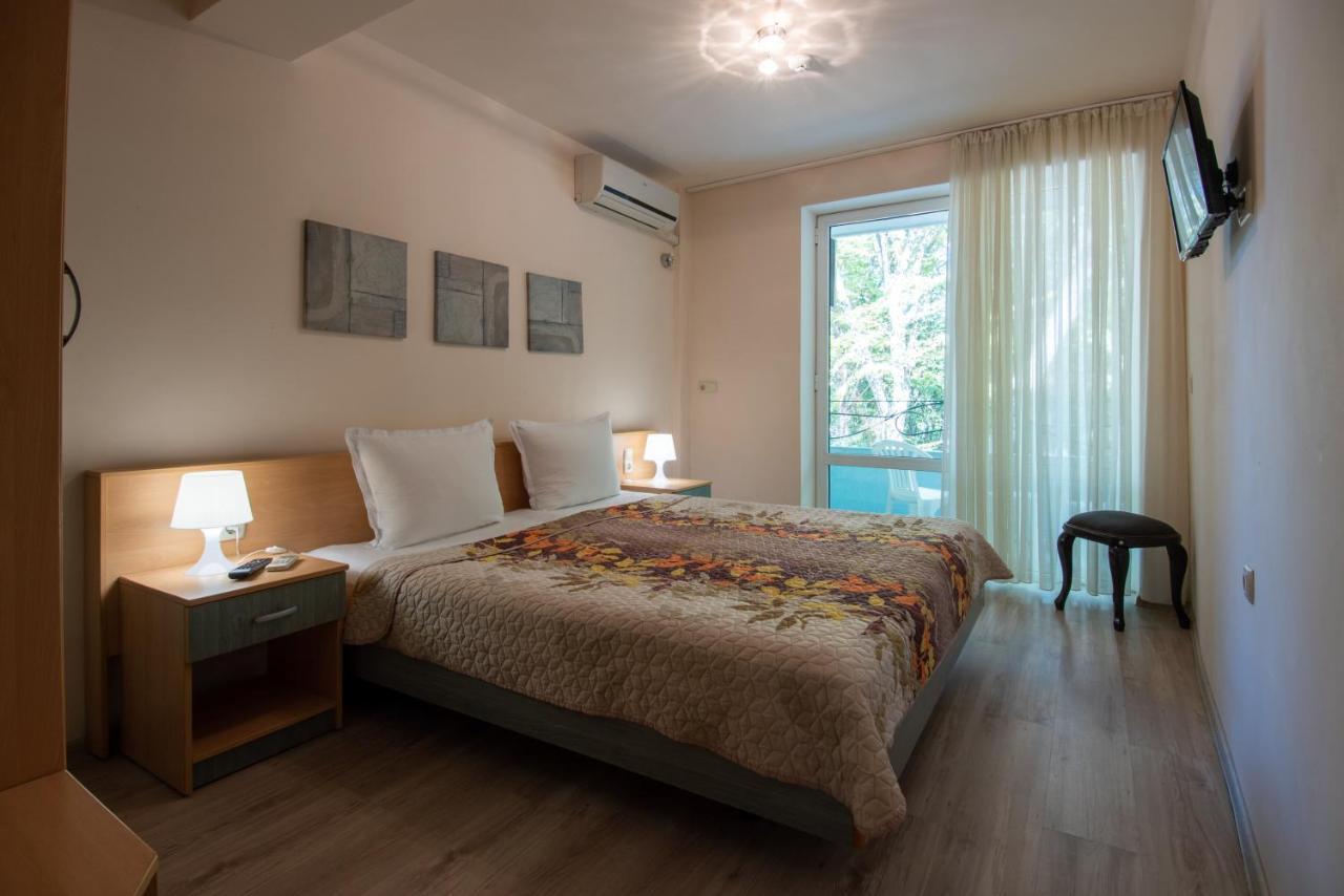 Ariana Hotel 希典 外观 照片